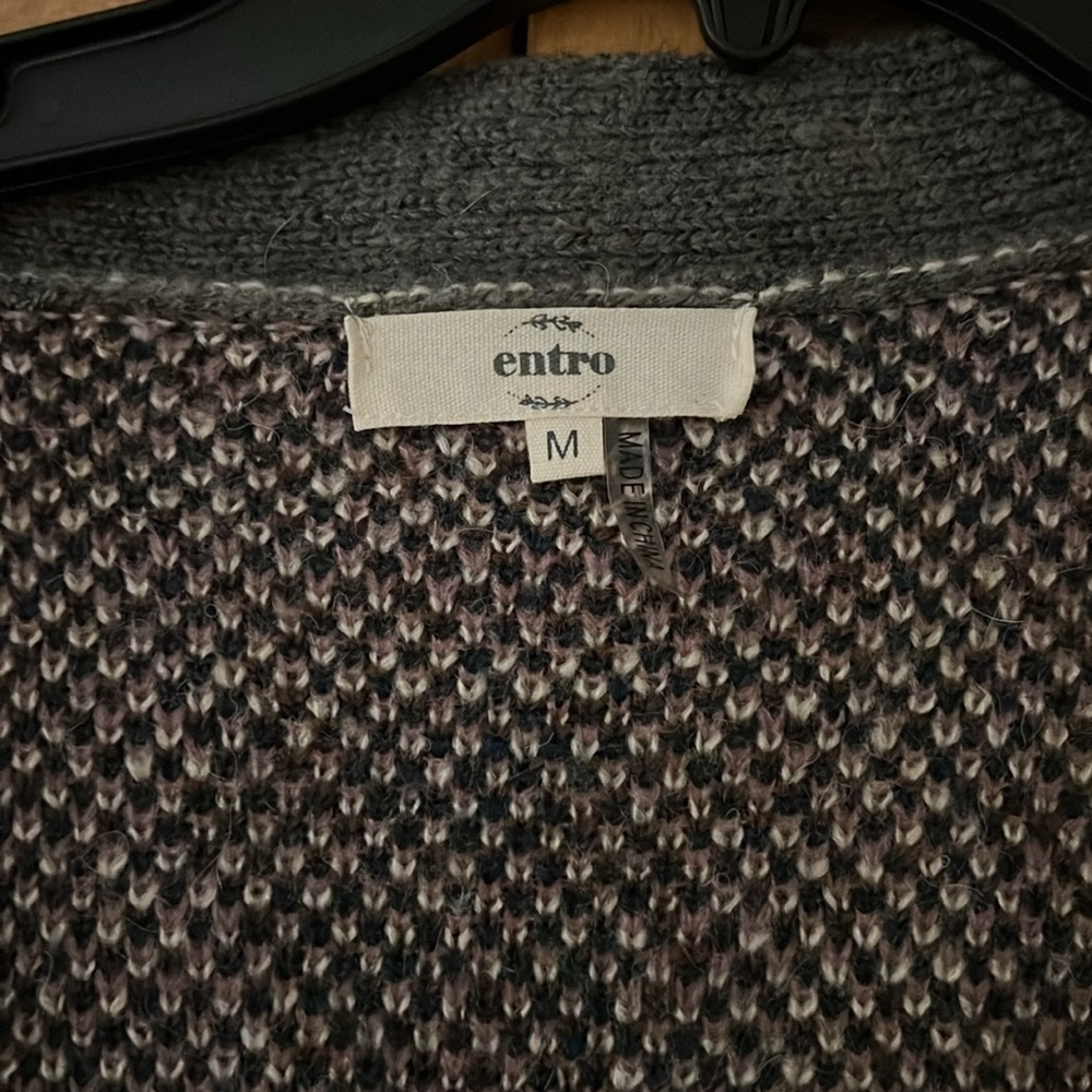 Entro Cardigan Sweater - Picture 2 of 3